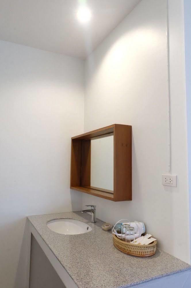 Baan Iyara Hotell Nan Exteriör bild