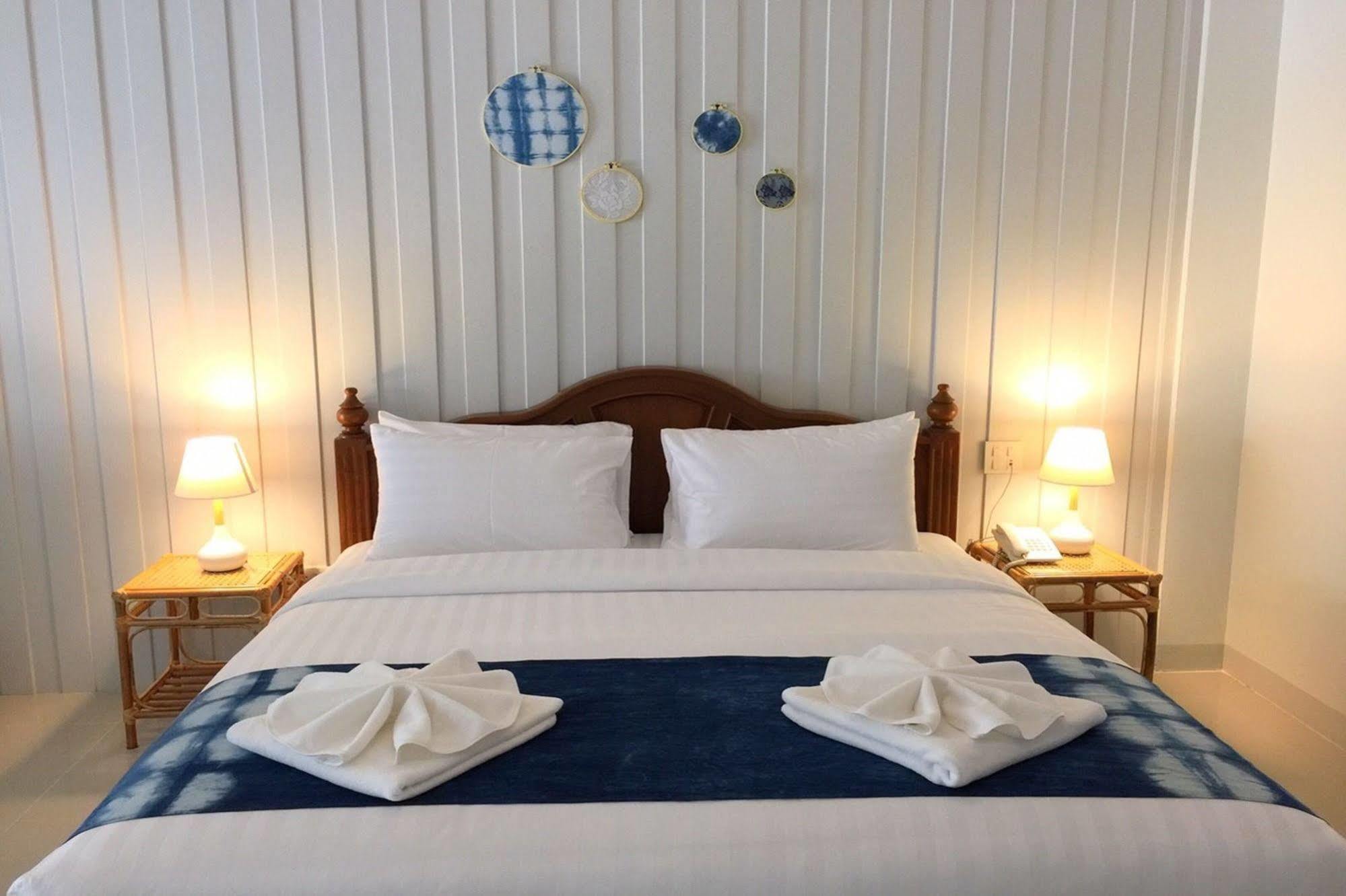 Baan Iyara Hotell Nan Exteriör bild